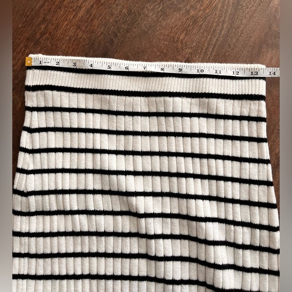 Universal Thread Maxi Skirt Size Medium Stretchy - Picture 4 of 6